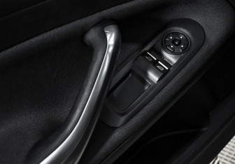 Подержанный автомобиль Ford Mondeo Sedan 2014 года (10 фото)