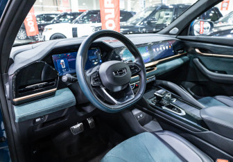 Подержанный автомобиль Geely Monjaro 2023 года (15 фото)