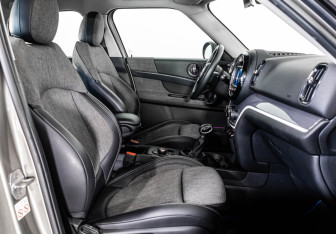 Подержанный автомобиль MINI Countryman 2018 года (27 фото)