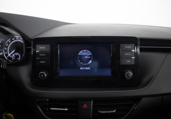 Подержанный автомобиль Skoda Rapid Liftback 2021 года (20 фото)