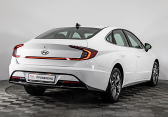 Подержанный автомобиль Hyundai Sonata 2020 года (6 фото)