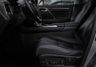 Подержанный автомобиль Lexus RX 2017 года (28 фото)