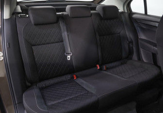 Подержанный автомобиль Skoda Rapid Liftback 2020 года (25 фото)