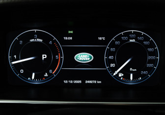 Подержанный автомобиль Land Rover Range Rover 2013 года (12 фото)
