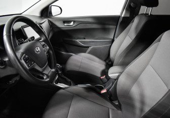 Подержанный автомобиль Hyundai Solaris Sedan 2020 года (10 фото)