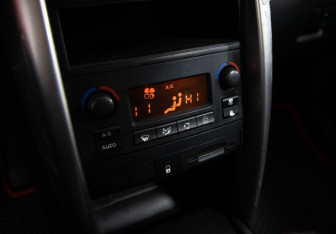 Подержанный автомобиль Peugeot 207 Hatchback 2007 года (14 фото)