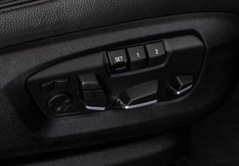 Подержанный автомобиль BMW X5 2016 года (26 фото)