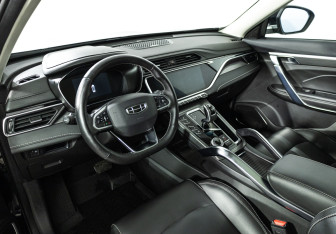 Подержанный автомобиль Geely Atlas Pro 2022 года (11 фото)