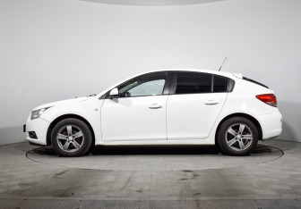 Подержанный автомобиль Chevrolet Cruze Sedan 2012 года (8 фото)