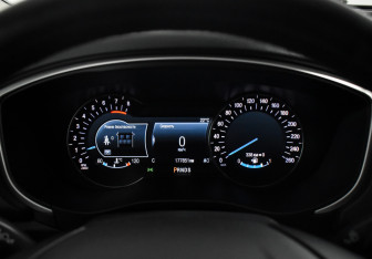 Подержанный автомобиль Ford Mondeo Sedan 2019 года (17 фото)