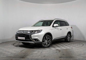 Подержанный автомобиль Mitsubishi Outlander 2017 года (1 фото)