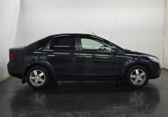 Подержанный автомобиль Ford Focus Sedan 2008 года (4 фото)