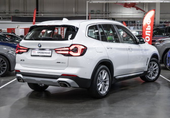 Подержанный автомобиль BMW X3 2022 года (7 фото)