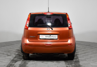 Подержанный автомобиль Nissan Note 2007 года (6 фото)