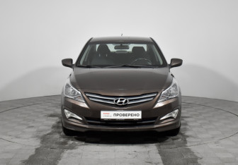 Подержанный автомобиль Hyundai Solaris Sedan 2015 года (2 фото)