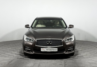 Подержанный автомобиль Infiniti Q50 2015 года (2 фото)