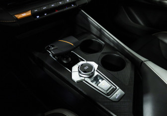 Подержанный автомобиль Changan UNI-V 2024 года (20 фото)