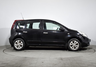 Подержанный автомобиль Nissan Note 2011 года (4 фото)