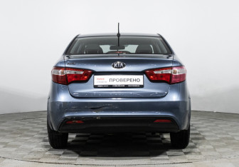 Подержанный автомобиль Kia Rio Sedan 2013 года (6 фото)