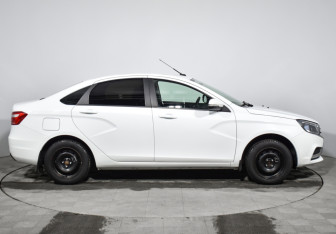 Подержанный автомобиль LADA (ВАЗ) Vesta Sedan 2019 года (4 фото)