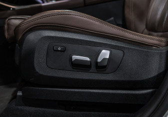 Подержанный автомобиль BMW X7 2020 года (24 фото)