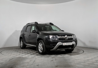 Подержанный автомобиль Renault Duster 2016 года (3 фото)