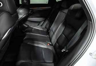 Подержанный автомобиль Geely Tugella 2023 года (10 фото)