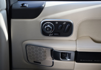 Подержанный автомобиль Land Rover Range Rover 2012 года (29 фото)