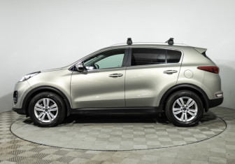 Подержанный автомобиль Kia Sportage 2017 года (8 фото)