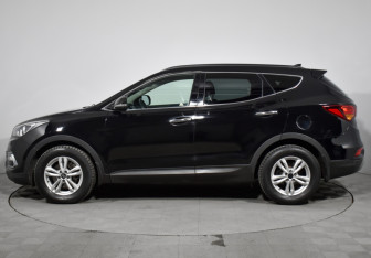 Подержанный автомобиль Hyundai Santa Fe 2017 года (8 фото)