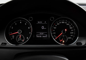 Подержанный автомобиль Volkswagen Passat Sedan 2011 года (20 фото)