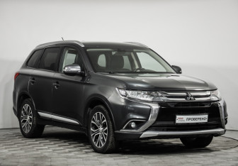Подержанный автомобиль Mitsubishi Outlander 2016 года (3 фото)