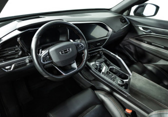 Подержанный автомобиль Geely Tugella 2023 года (11 фото)