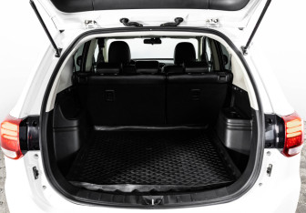 Подержанный автомобиль Mitsubishi Outlander 2016 года (16 фото)