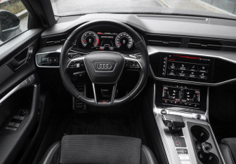 Подержанный автомобиль Audi A6 Sedan 2021 года (15 фото)