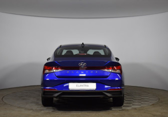 Новый Hyundai Elantra Sedan 2025 (4 фото)