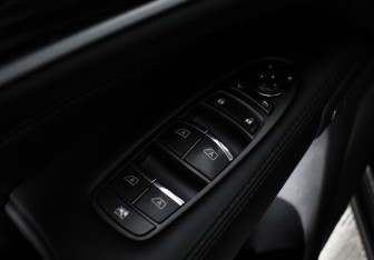 Подержанный автомобиль Infiniti QX60 2014 года (10 фото)