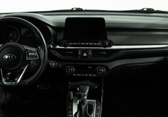 Подержанный автомобиль Kia Cerato Sedan 2020 года (14 фото)