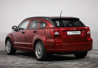 Подержанный автомобиль Dodge Caliber 2006 года (7 фото)
