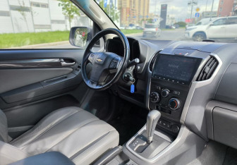 Подержанный автомобиль Chevrolet TrailBlazer 2012 года (13 фото)