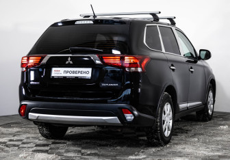 Подержанный автомобиль Mitsubishi Outlander 2016 года (5 фото)