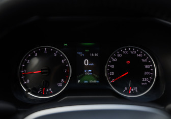 Подержанный автомобиль Toyota RAV4 2021 года (15 фото)
