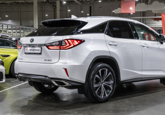 Подержанный автомобиль Lexus RX 2019 года (8 фото)