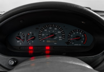Подержанный автомобиль Mitsubishi Galant Sedan 2002 года (16 фото)