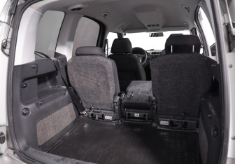 Подержанный автомобиль Skoda Roomster 2008 года (24 фото)