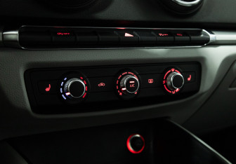 Подержанный автомобиль Audi A3 Hatchback 2013 года (16 фото)