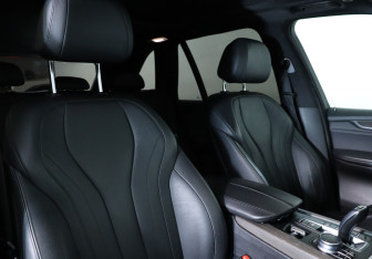 Подержанный автомобиль BMW X5 2016 года (11 фото)