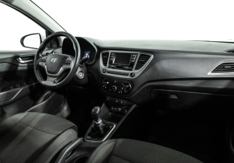 Подержанный автомобиль Hyundai Solaris Sedan 2019 года (9 фото)
