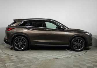 Подержанный автомобиль Infiniti QX50 2018 года (4 фото)