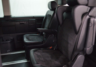 Подержанный автомобиль Volkswagen Multivan 2018 года (9 фото)